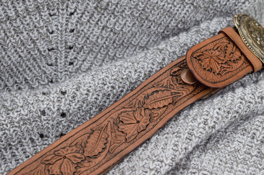 Hand tooled leather men's wallet |