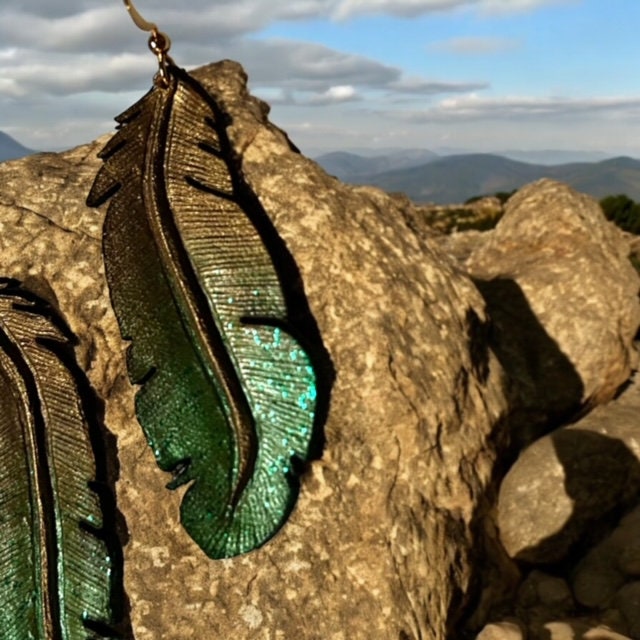 Emerald Green Leather Feather Earrings: Hand-Painted Western Jewelry - Image 7