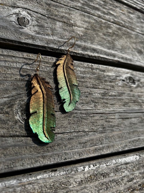 Emerald Green Leather Feather Earrings: Hand-Painted Western Jewelry - Image 5