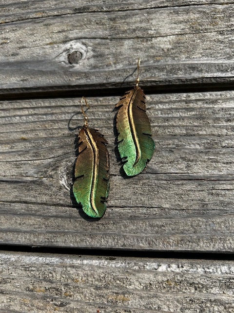 Emerald Green Leather Feather Earrings: Hand-Painted Western Jewelry - Image 6