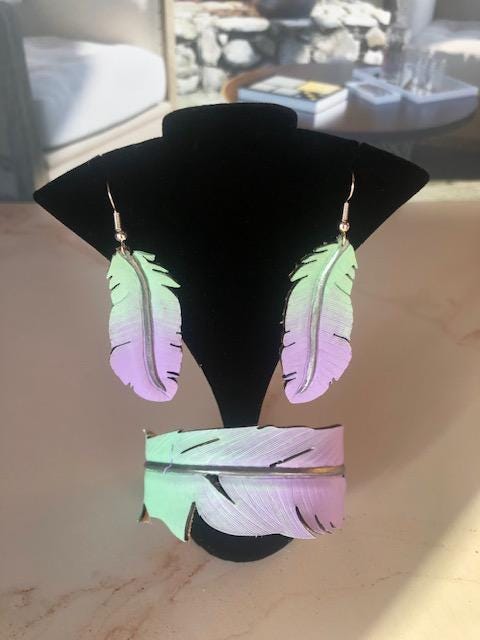 Handmade Leather Feather Earrings: Western Cowgirl Style - Image 7