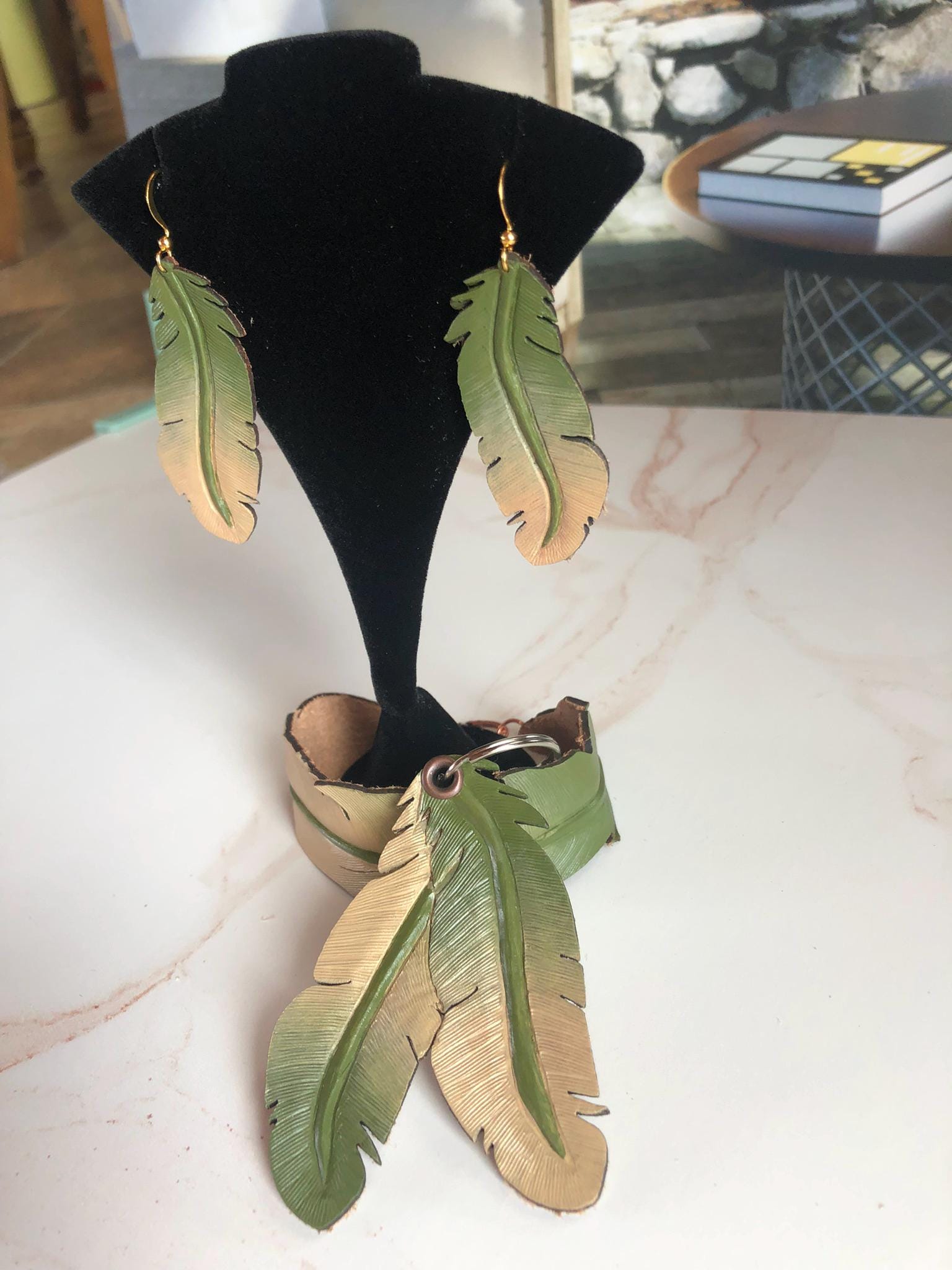 Veg Tanned Leather Feather Earrings: Hand-Painted Western Style - Image 7