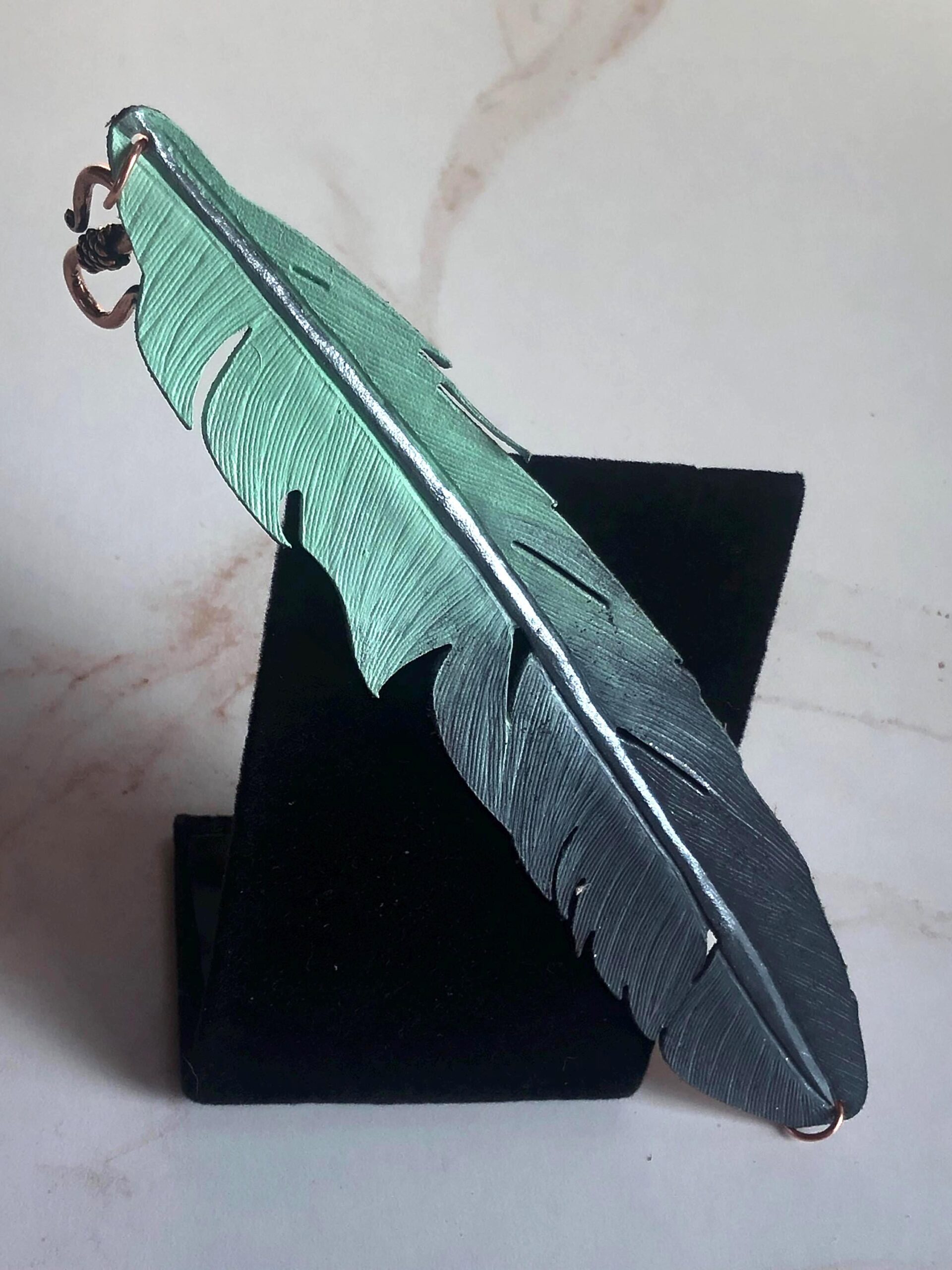 Hand-Painted Feather Leather Bracelet: Customizable Statement Jewelry - Image 10