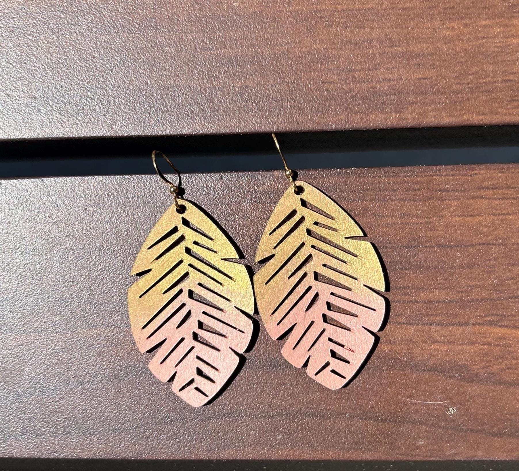 Painted Leather Leaf Earrings: Cowgirl Rodeo Jewelry - Image 3